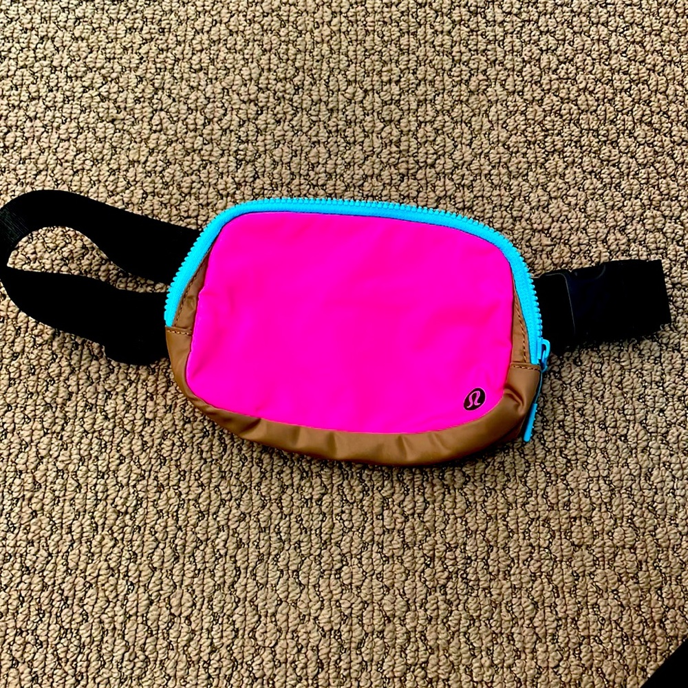 Lululemon everywhere belt bag 1l
